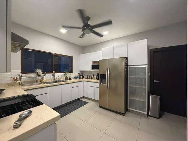 Rental House in Residential Merendon Forests, SPS