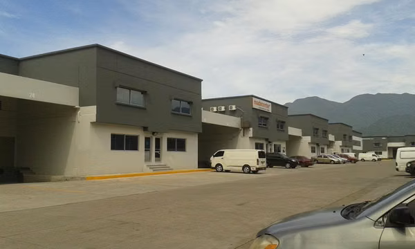 SE ALQUILA BODEGA EN COMPLEJO SAN BERNARDO