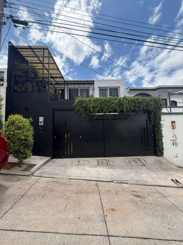 It's Res House. High Miraflores South