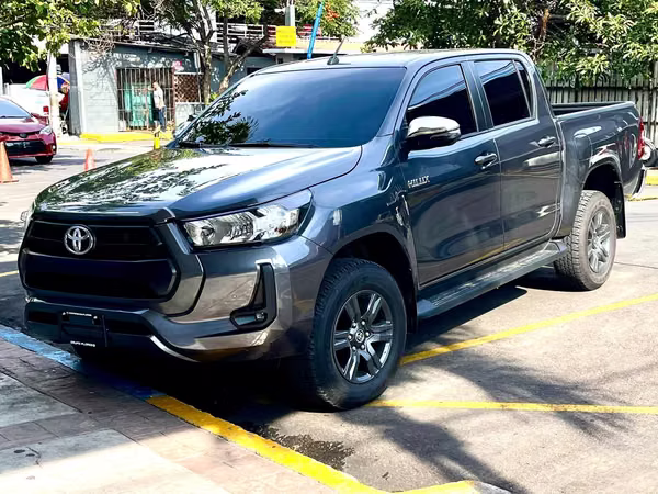 Sale of new car Toyota Hilux Agency 2026