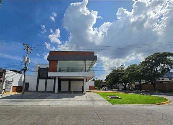 ¡SE ALQUILAN LOCALES COMERCIALES EN LOS ANDES!
