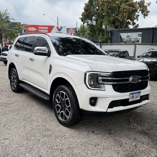 FORD EVEREST TREND 2024