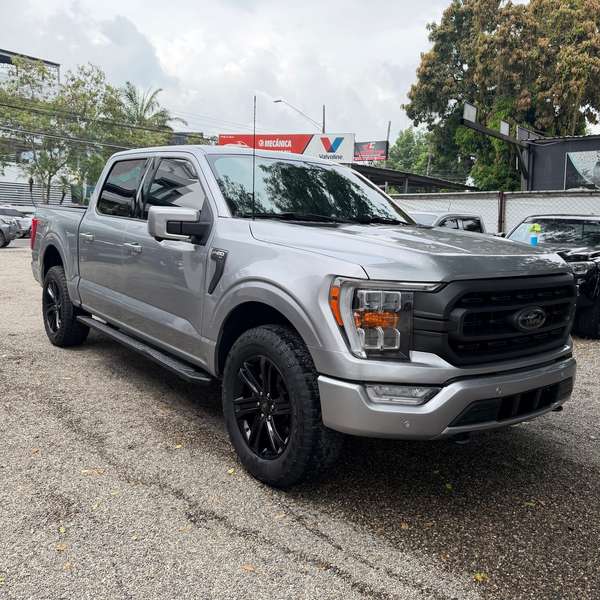 FORD F150 XLT 2021