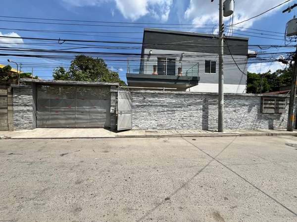 Edificio de 10 apartamentos en venta en Col. Prieto, San Pedro Sula