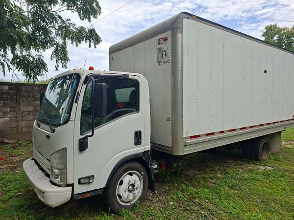 ISUZU NQR PUERTA LATERRAL 2009