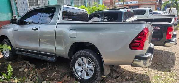 TOYOTA HILUX 2.4 2019 4X4 ACEPTO CAMBIO 