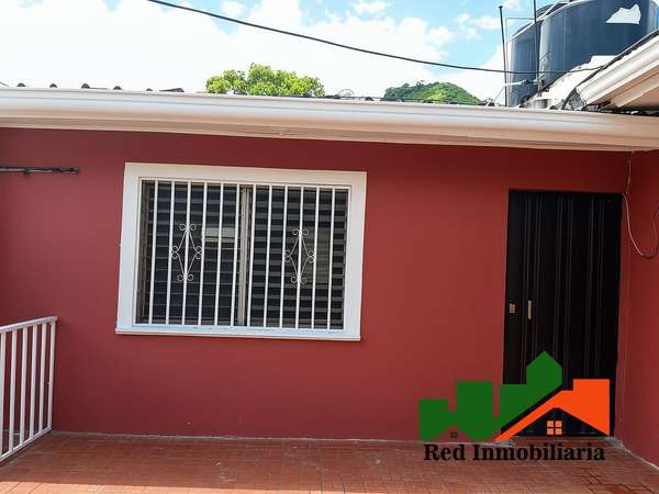  ¡SE RENTA APARTAMENTO EN COLONIA LOARQUE! 