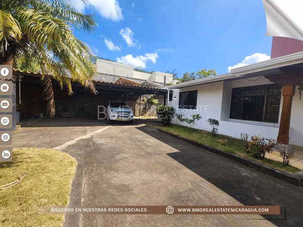SE VENDE ALTOS DE TICOMO C. SUR DOS CASAS EN UN MISMO TERRENO CON PANELES SOLARES 0309