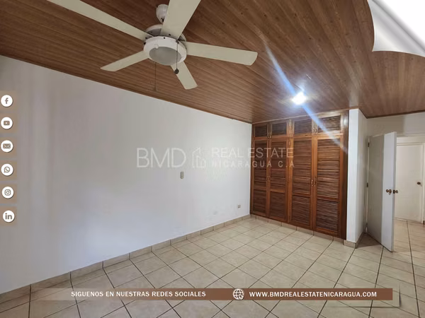 SE VENDE ALTOS DE TICOMO C. SUR DOS CASAS EN UN MISMO TERRENO CON PANELES SOLARES 0309