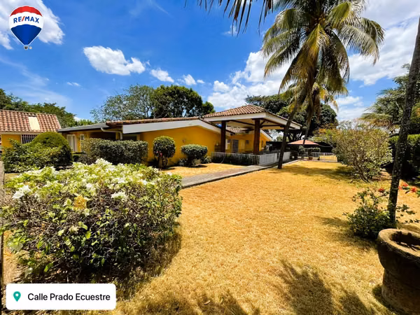 Preciosa Casa en Las Colinas