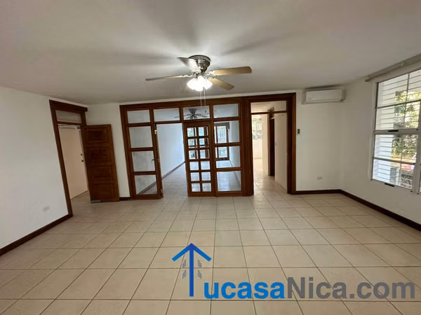 Casa de 4 habitaciones con sus baños + piscina propia