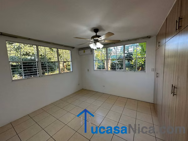 Casa de 4 habitaciones con sus baños + piscina propia