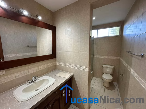 Casa de 4 habitaciones con sus baños + piscina propia