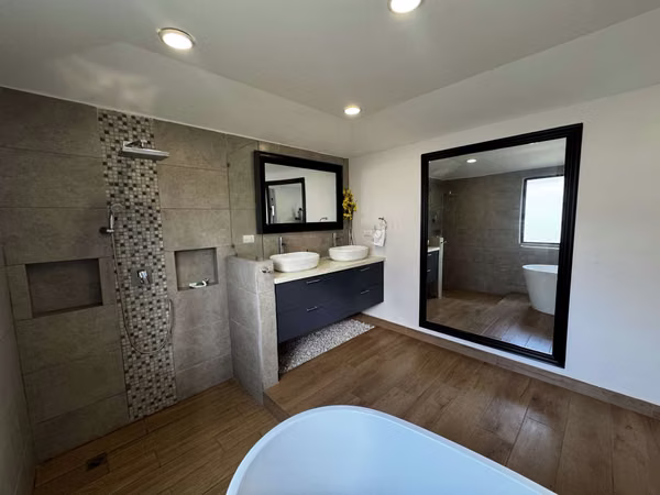 Venta de Casa en el Km 12.5 de la Carretera Sur en Serranías Terreno 4,360 v2