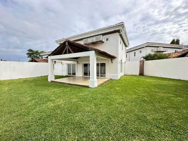 Las Colinas Condominio Seguro