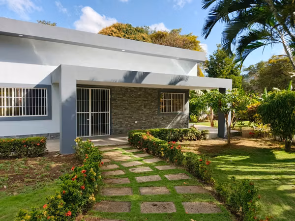 SE VENDE CASA EN CARRETERA MASAYA KM 18.80