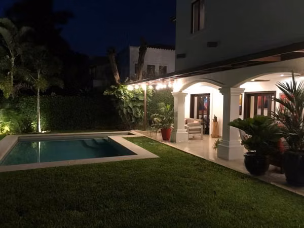 Rento amueblada casa con piscina