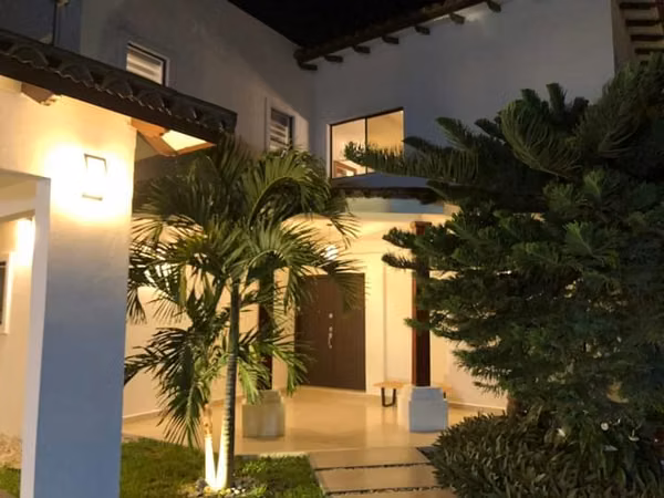 Rento amueblada casa con piscina