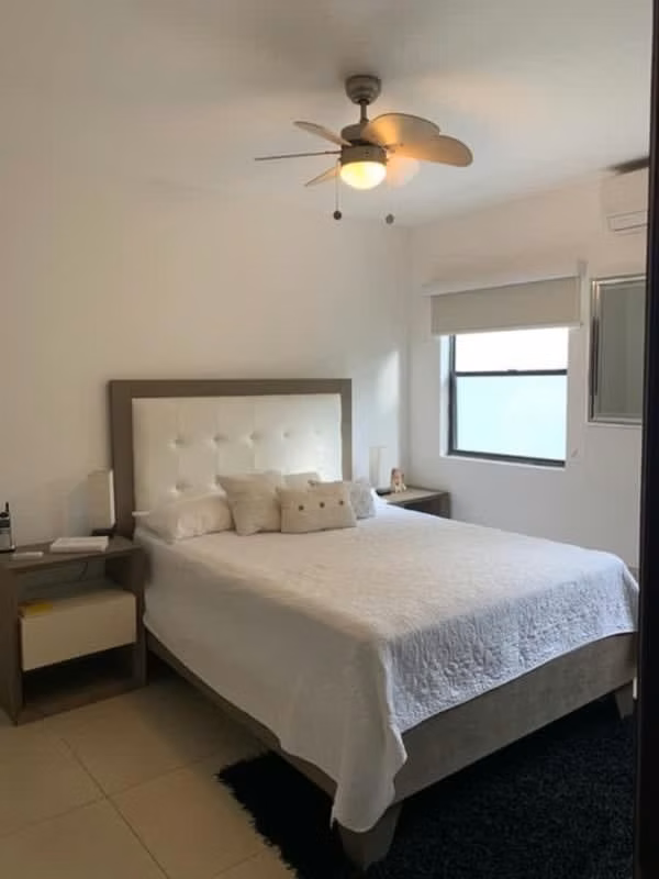 Rento amueblada casa con piscina