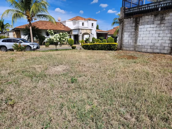 FH-Terreno de 703 vsr2 en Estancia de Santo Domingo