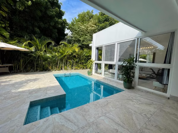 full muebles con piscina propia