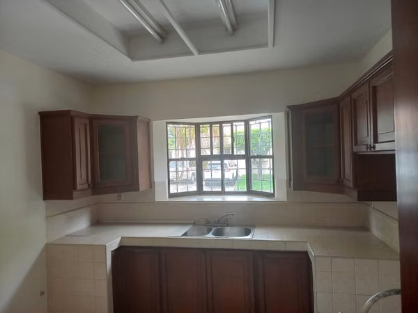 CARRETERA MASAYA KM 12. SE VENDE CASA RESIDENCIAL PRIVADO.