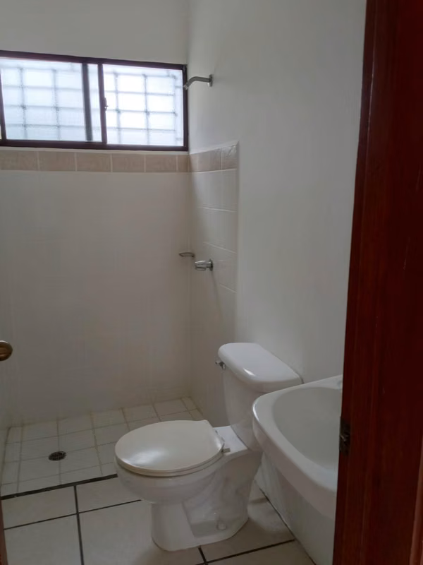CARRETERA MASAYA KM 12. SE VENDE CASA RESIDENCIAL PRIVADO.