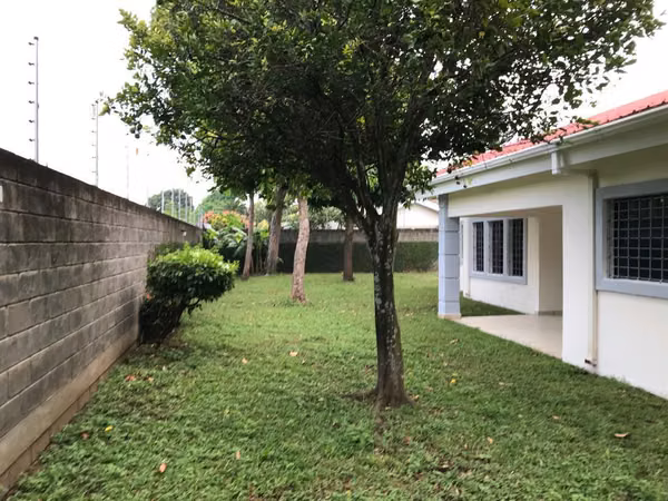 CARRETERA MASAYA KM 12. SE VENDE CASA RESIDENCIAL PRIVADO.