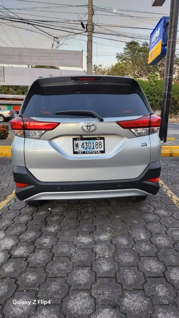 Renta de SUV Toyota Rush