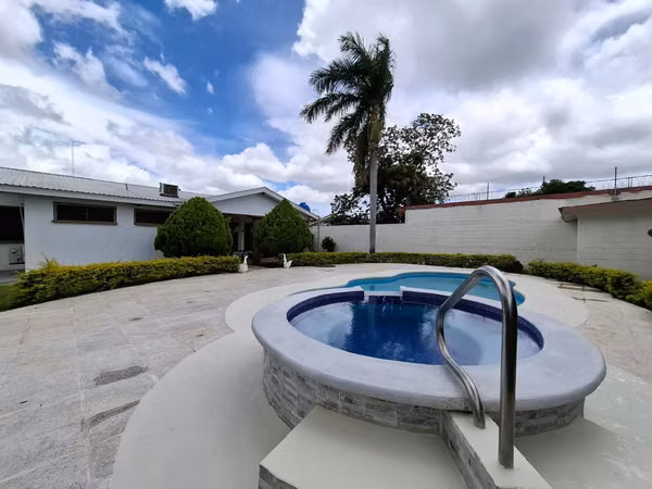 FP / For sale: Spacious house with pool in Las Colinas $370,000