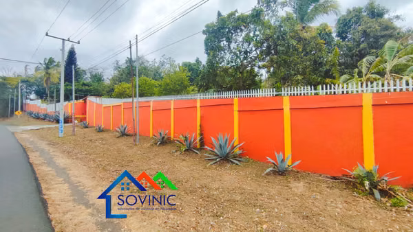 Sale of Fifth house on road to Masaya Next to the track