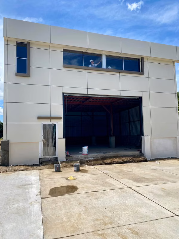 VENTA o ALQUILER de OFIBODEGA Km 9 Carretera Masaya