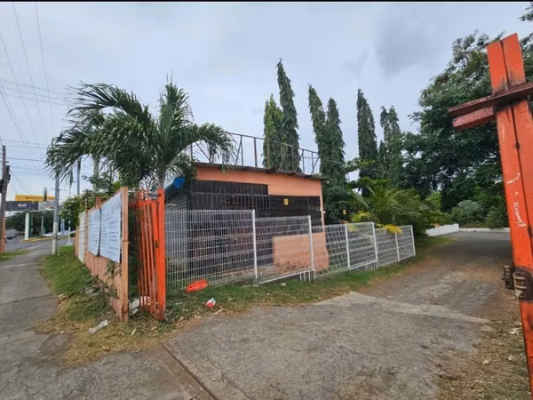 Rento local comercial en avenida bolívar