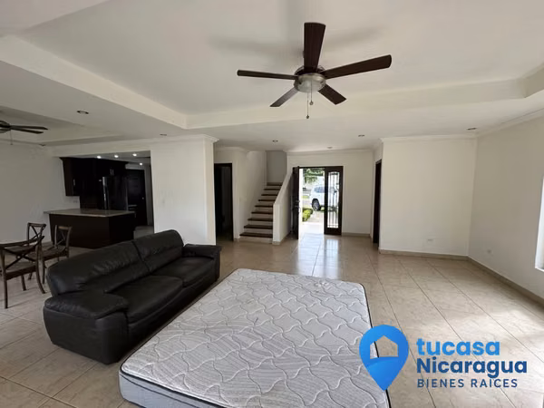Renta de Casa en Las Colinas – Condominio Exclusivo