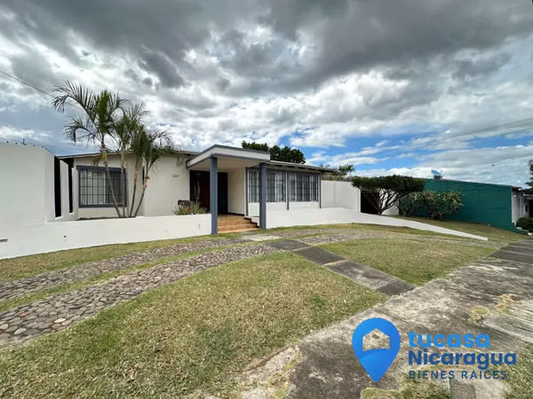 Renta de Casa en Reparto San Juan – Ideal para Oficina o Vivienda
