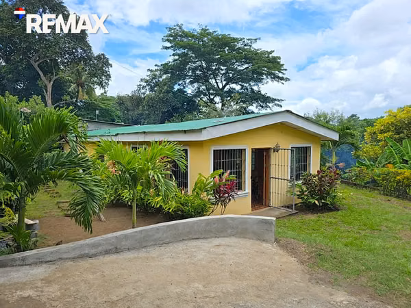 Casa Espaciosa con Terreno Grande – Oportunidad de Inversión cerca de Managua