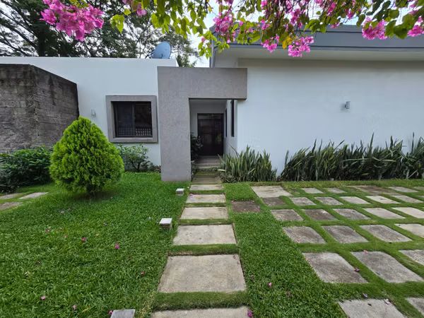 CASA EN VENTA EN CARRETERA SUR FUERA DE RESIDENCIAL KM 10.3