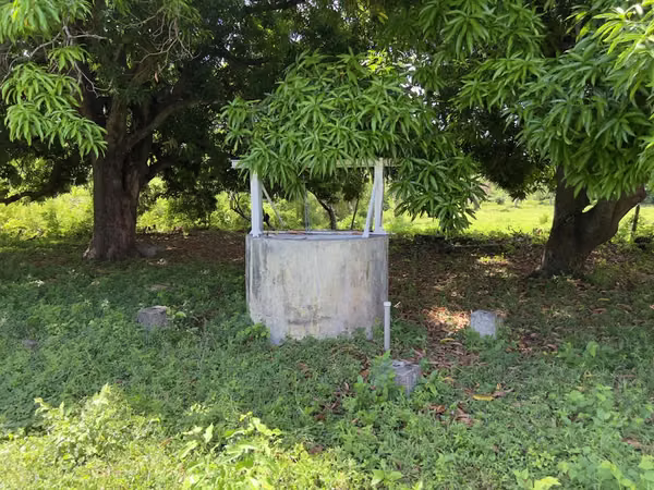 Ubicación Comercial con Terreno en la Carretera Panamericana – ¡Reducido para Venta Rápida!