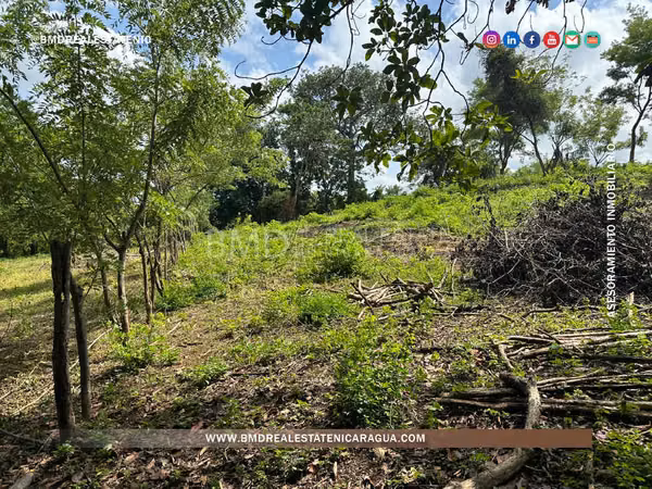 Land is sold located in Villa Fontana Sur