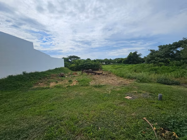 VENTA DE TERRENO EN RESIDENCIAL SANTA FE GRANADA ml