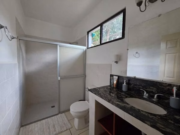 ¡Casa Remodelada en Venta! Bello Horizonte – Managua  Ubicación privilegiada cerca de comercio