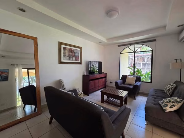 ¡Casa Remodelada en Venta! Bello Horizonte – Managua  Ubicación privilegiada cerca de comercio
