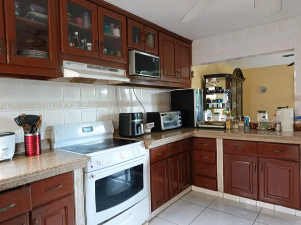 SE VENDE CASA EN URBANIZACIÓN PRIVADA EN MANAGUA