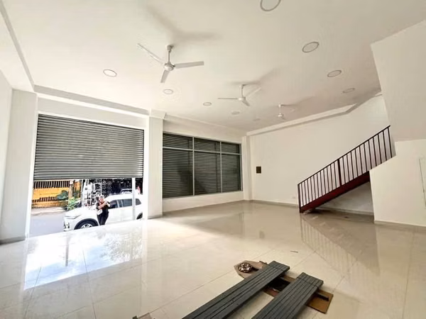 SE RENTA LOCAL COMERCIAL EN EL MERCADO ORIENTAL 