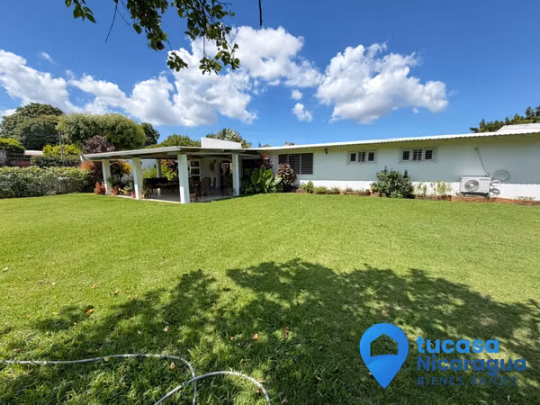 Rental house in Las Colinas, Managua - Fifth style with large gardens and ideal for business