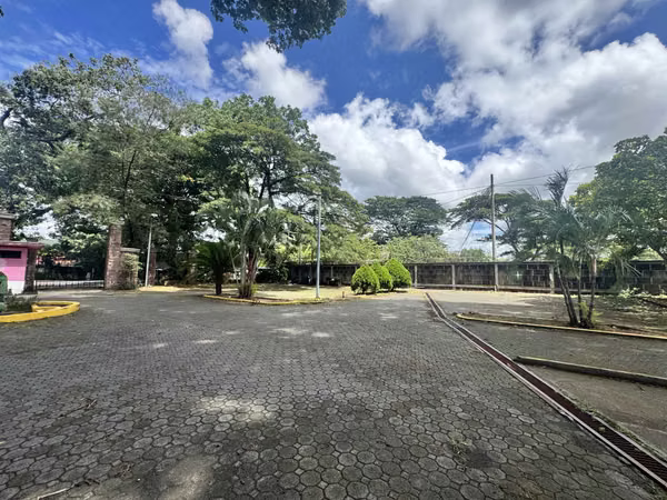 SE VENDE TERRENO COMERCIAL SOBRE CALLE PRINCIPAL TICUANTEPE