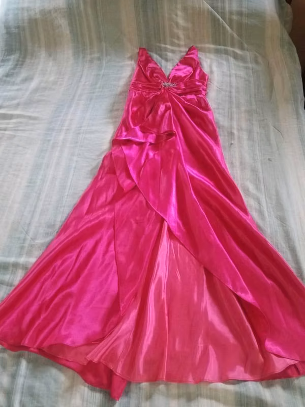 Vestido de noche fucsia