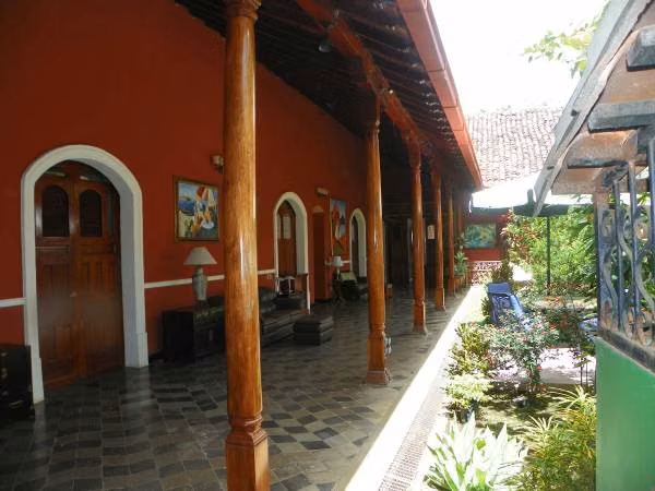 HOTEL  — EN VENTA AMOBLADO por solo $350,000 /NG