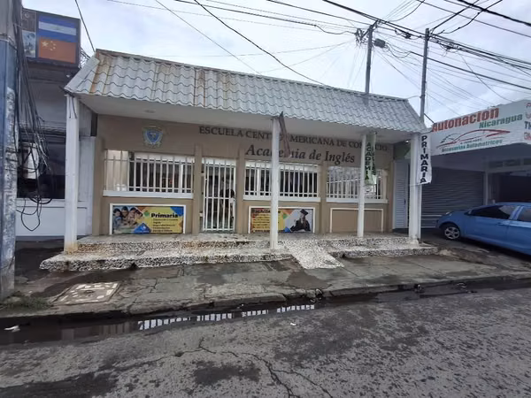 CF Oportunidad de renta local comercial- pista 14 de Septiembre