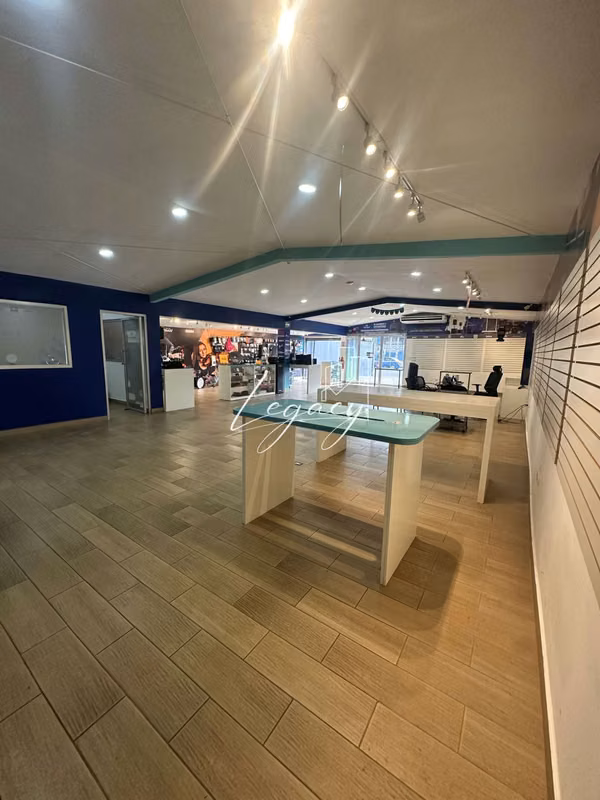 LEG- GANGA!! Venta local comercial en Altamira de 307mts2